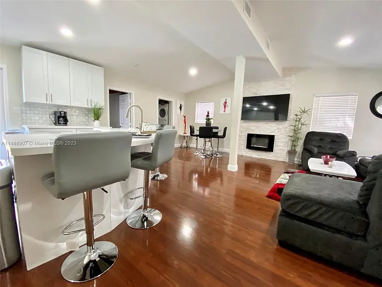 3440 SW 20th St — Photo 9