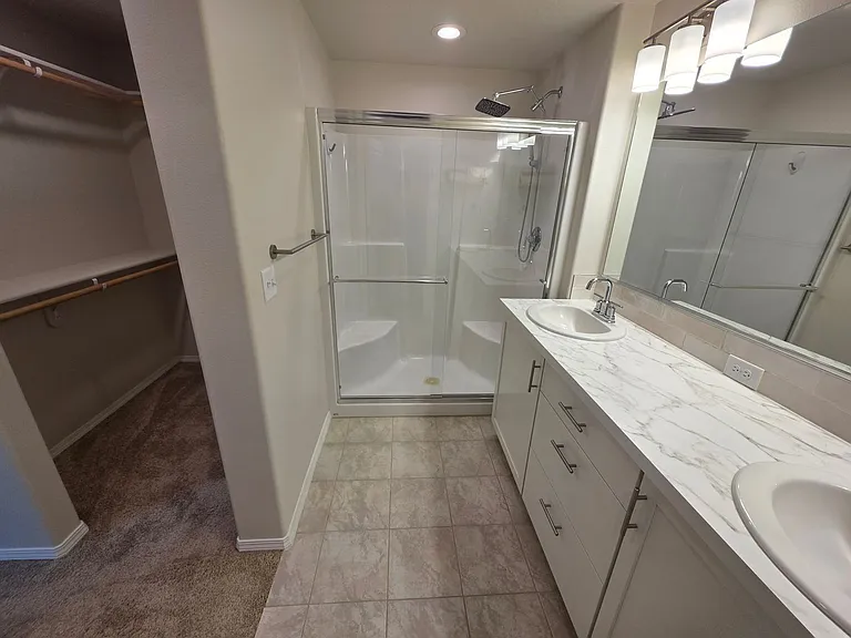 918 Cougars St — Photo 7