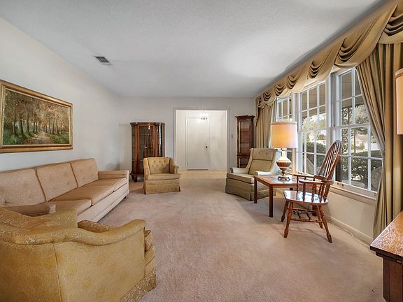 5th image of 3049 Carlow Cir