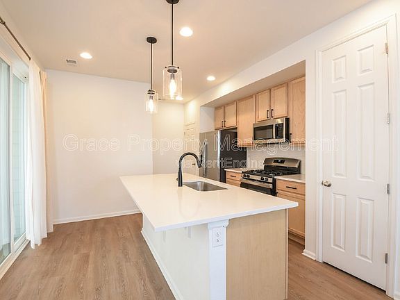5th image of 9681 Truckee St