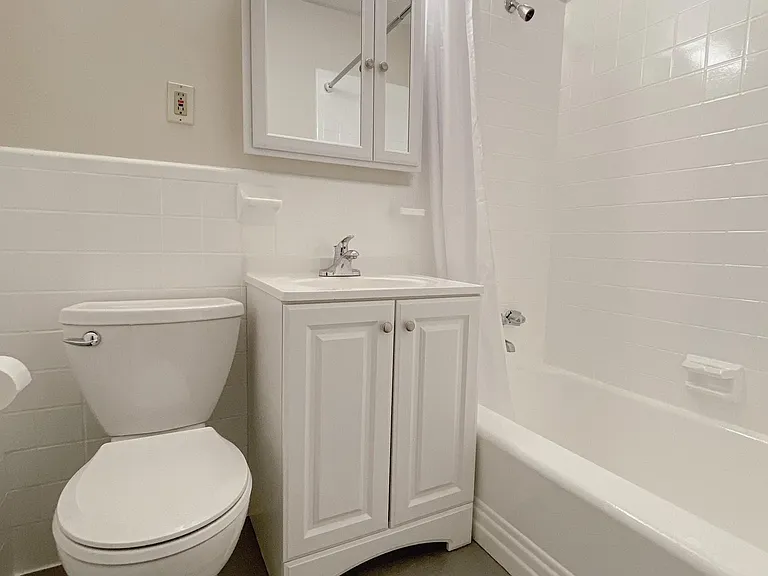 570 Whitney Ave — Photo 11