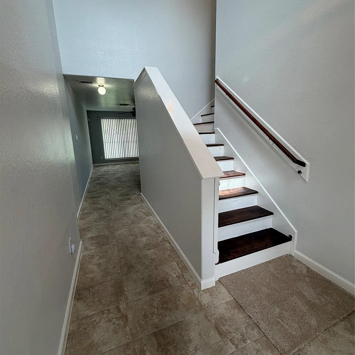 3 bed, 2.5 bath, 1764 sqft, $2,100 — Photo 2