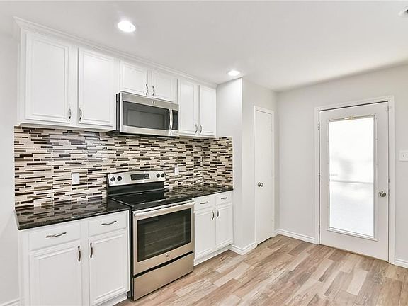 4th image of 7220 Autumn Glen Dr