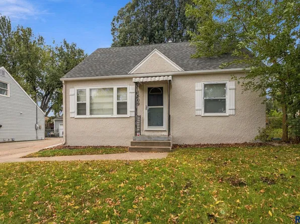 1509 E 25th St, Sioux Falls, SD 57105