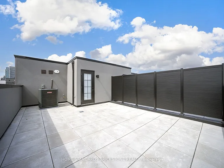 22 Chesley St — Photo 37