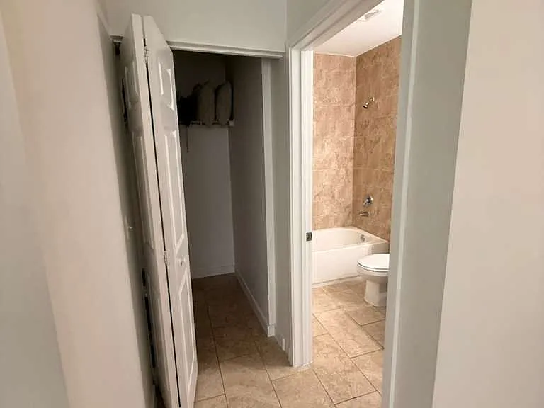 515 W 79th Pl #B1 — Photo 8