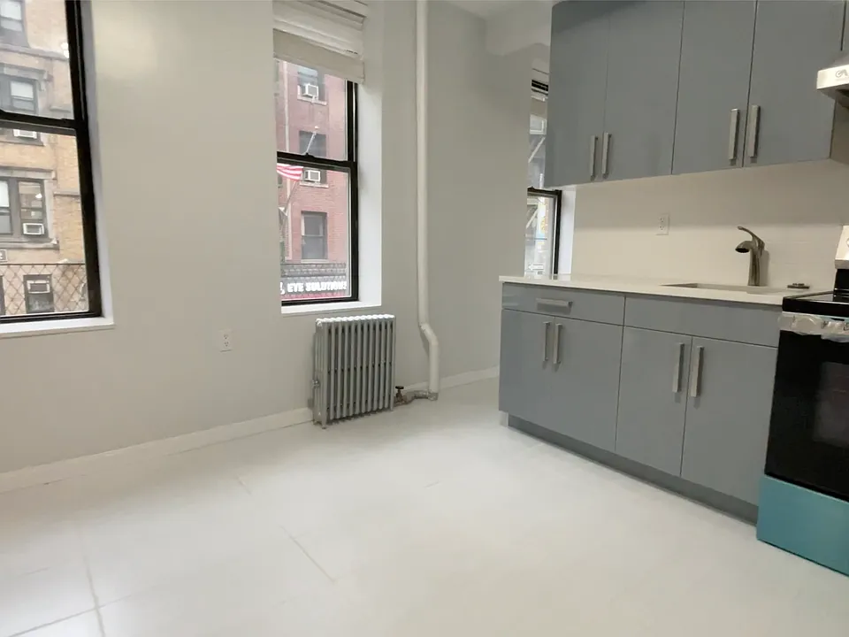 34 Mott St #13A