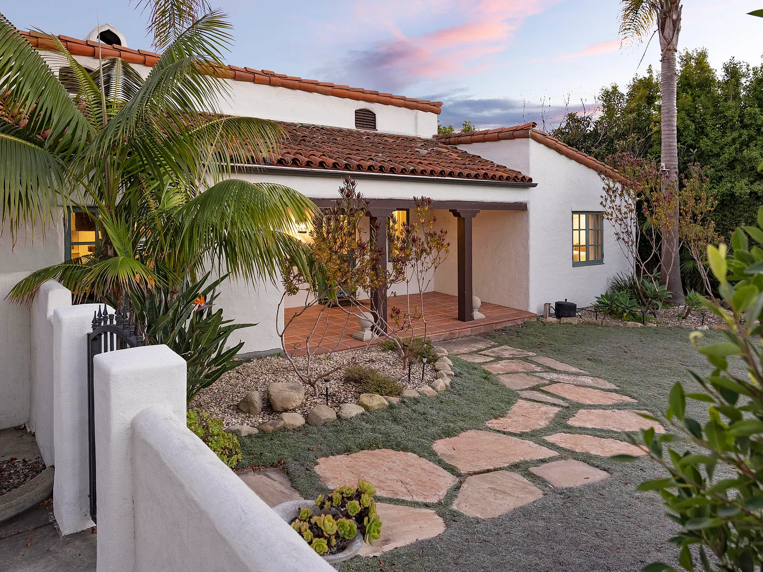 Cliff Dr, Santa Barbara — Photo 2