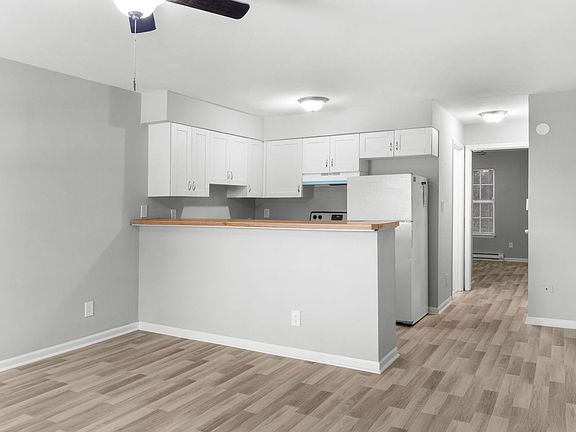 5th image of 1129 Green St #18097401