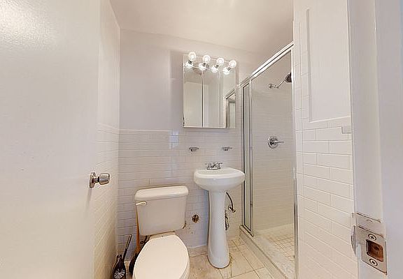 3rd image of 33 E 65th St #3-B