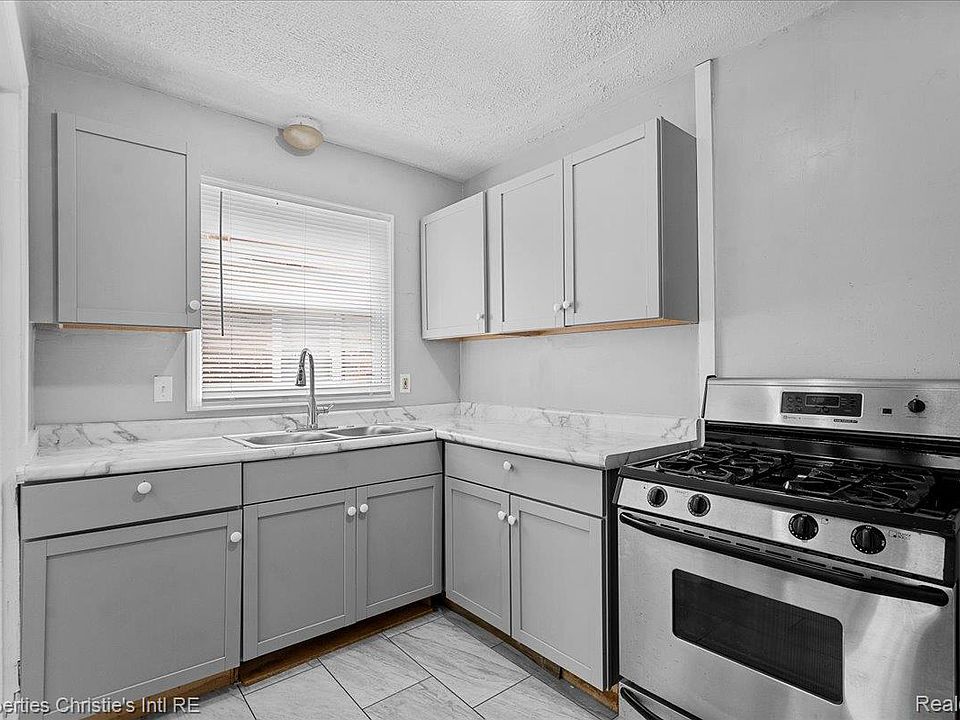 20220 Glastonbury Rd, photo 9
