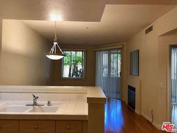 4th image of 1281 Cabrillo Ave Unit 102