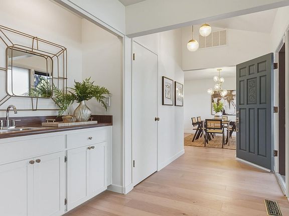 4th image of 1171 Chaparral Rd