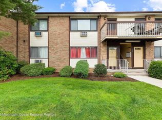 111 Cricket Ln #111, Woodbridge, NJ 07095