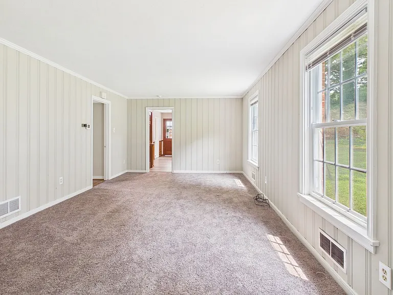1519 Chauncey Ln — Photo 26