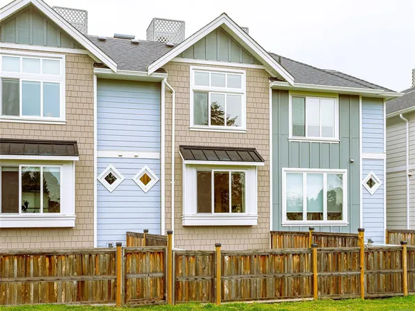 10480 Resthaven Dr #13, Sidney, BC V8L 3H3