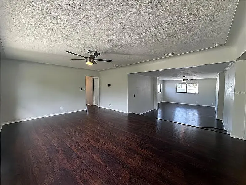 3 bed, 1697 sqft, $2,447 — Photo 4