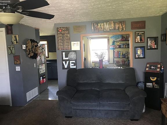 3rd image of 16 Linda Ln
