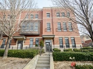 1025 N Riverwalk St, Chicago, IL 60610