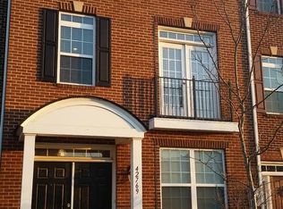 42769 Hay Rd, Ashburn, VA 20147