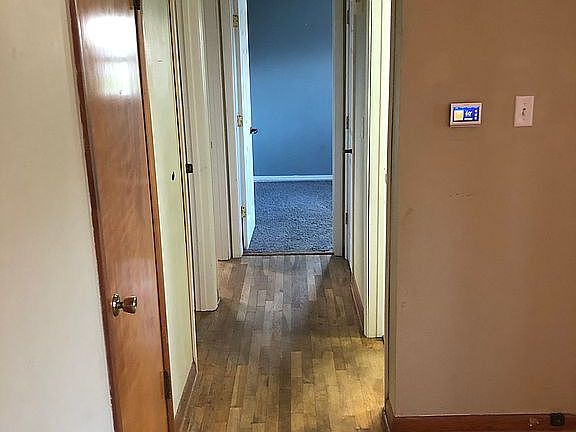 4th image of 915 Lynn Ave