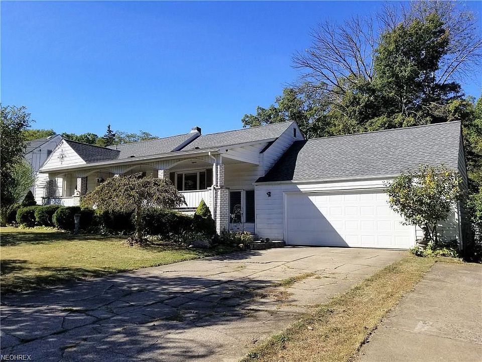 1st image of 82 Forest Hill Dr