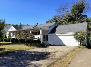 82 Forest Hill Dr, Austintown, OH