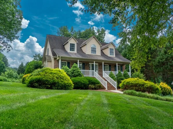 167 High Meadows Rd, Advance, NC 27006