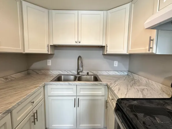 105 NE 6th Ave, Boynton Beach, FL 33435