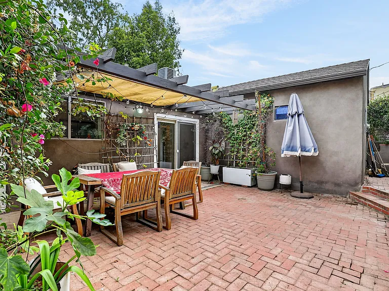 408 Kendall Ave — Photo 31