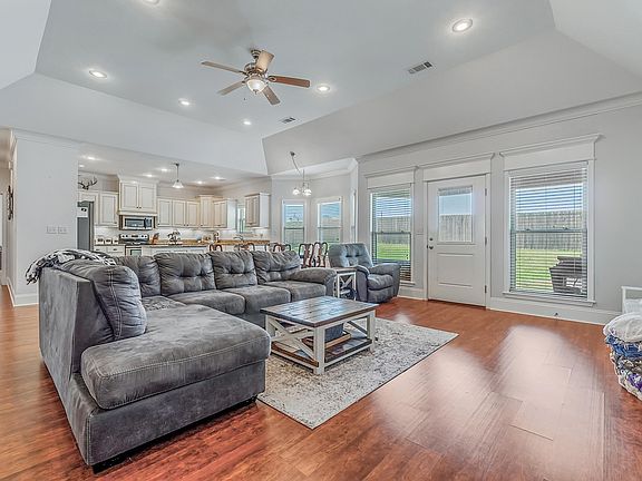 5th image of 15 Southwind Blvd