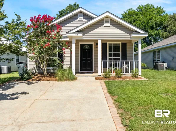 705 Crystal Wells Ct N, Fairhope, AL 36532