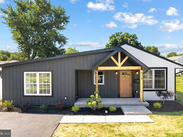 818 Chesterton Rd, Fairless Hills, PA 19030