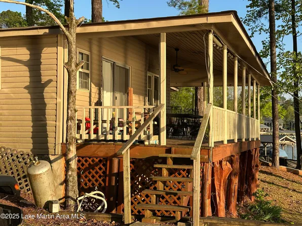 155 Crestwood Pl, Dadeville, AL 36853