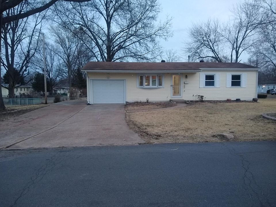 1st image of 36 Manor Dr