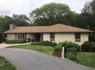 31 Algonquin Dr, Warwick, RI 02888