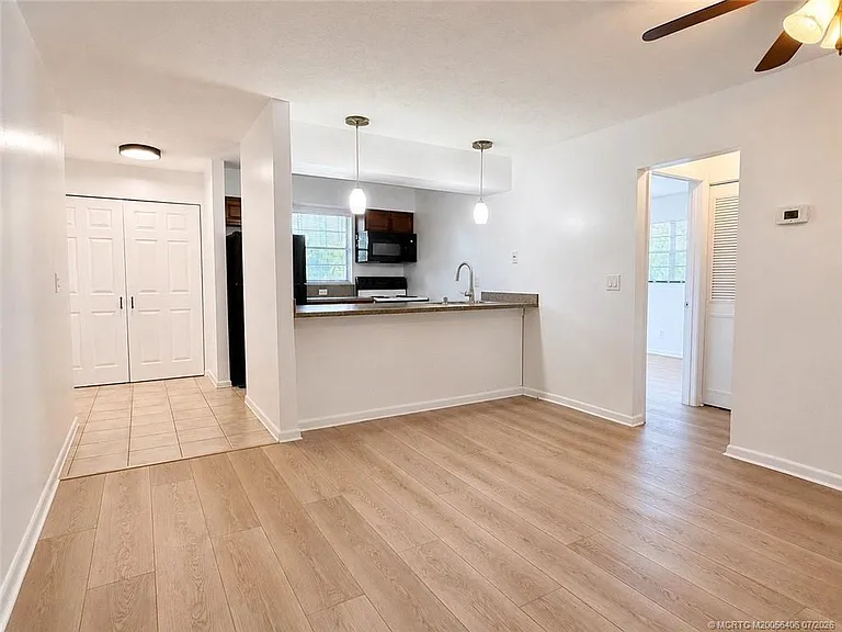 615 Oleander St #201 — Photo 2