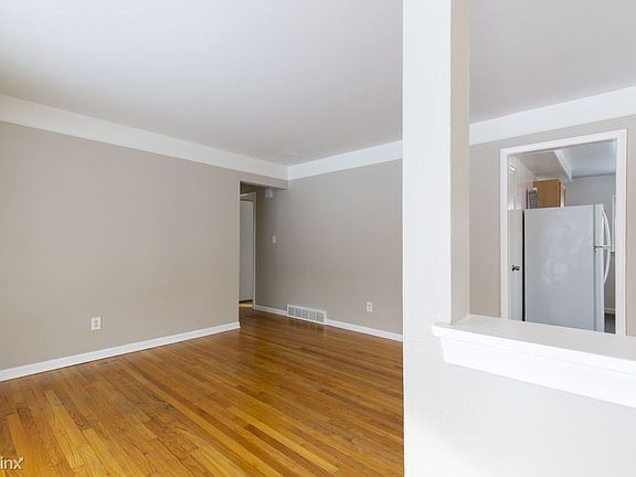 3rd image of 840 Desoto Ave