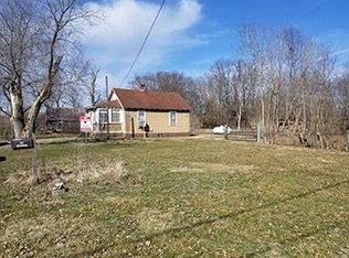 282 Juneberry Dr, Flora, IL 62839