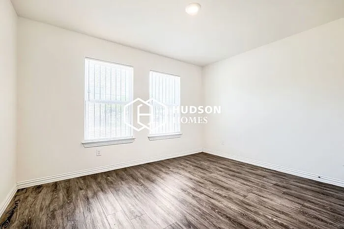 204 Coronado Ave — Photo 8