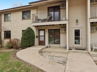 1677 S Coachlight Dr, New Berlin, WI 53151