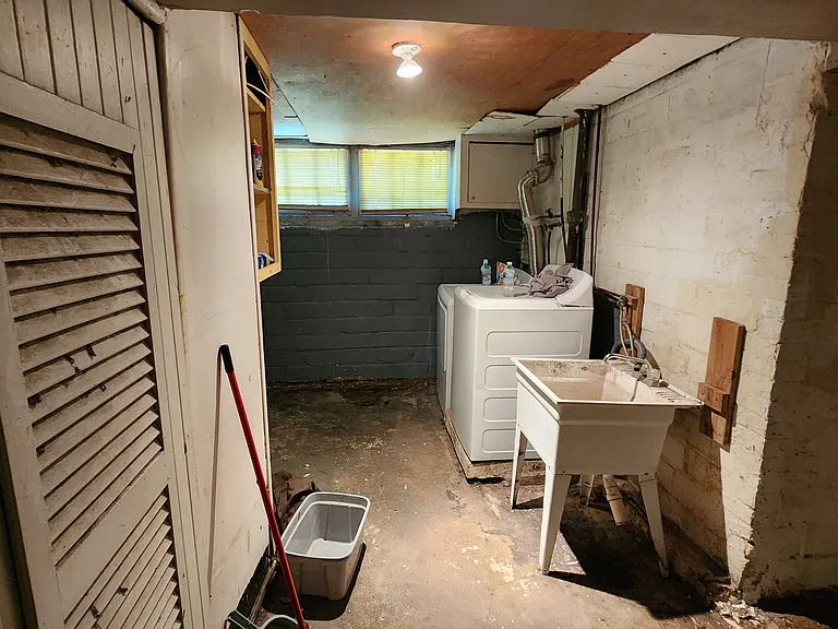 1540 Maple Rd — Photo 16