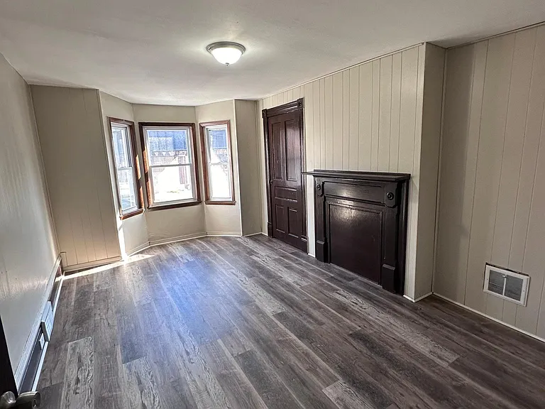 371 Larimer Ave — Photo 8