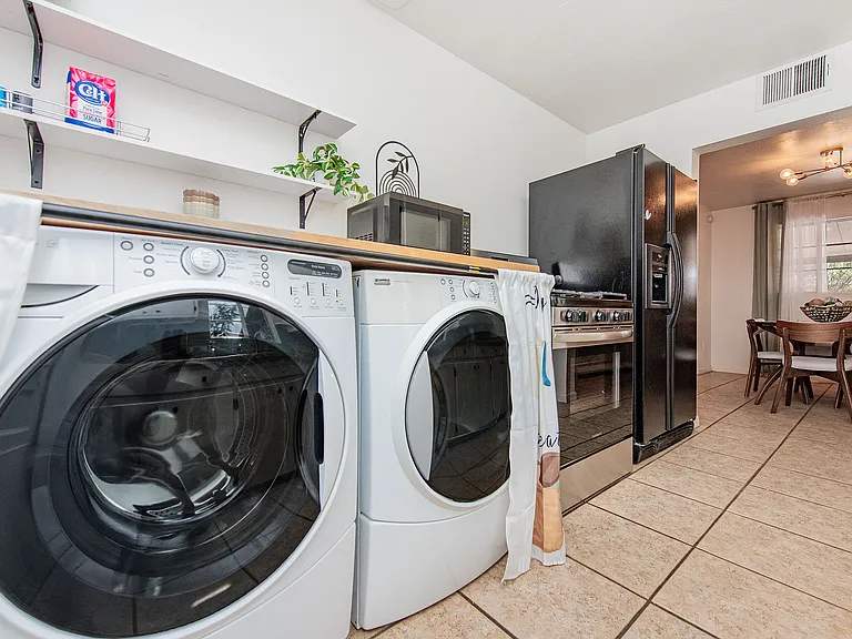 2402 E Copper St — Photo 13