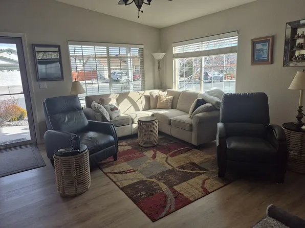 18360 Whitebark Ct, Reno, NV 89508