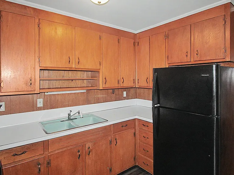 4121-2 Walker Rd — Photo 8