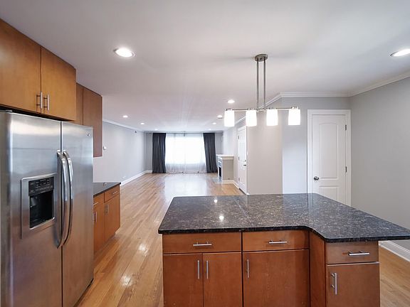 2nd image of 6821 N Wolcott Ave #2