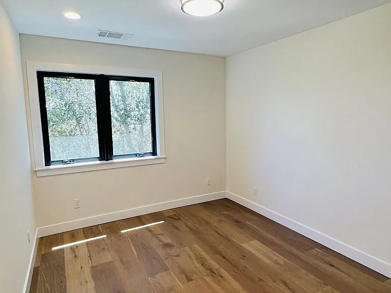 2620 Marin Ave — Photo 20