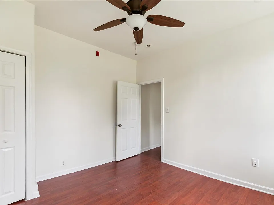 232 E Wister St #2C