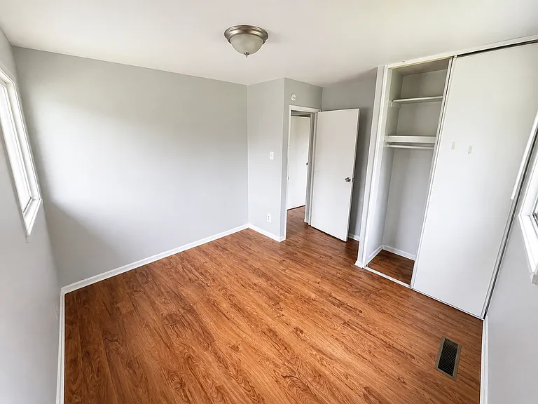 5602 Glencoe St — Photo 9